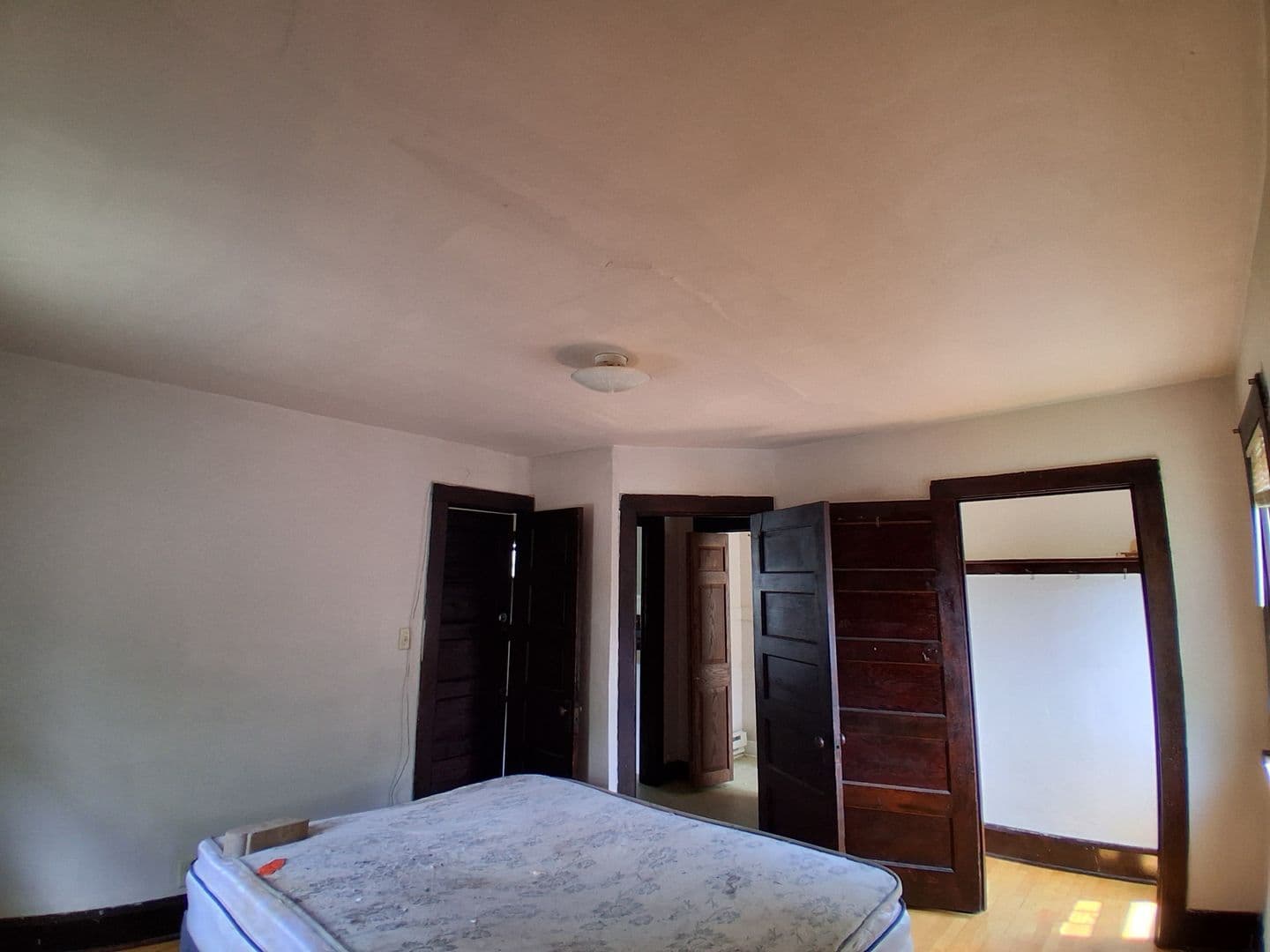 Milwaukee Apartment: 3179 North 39th Street