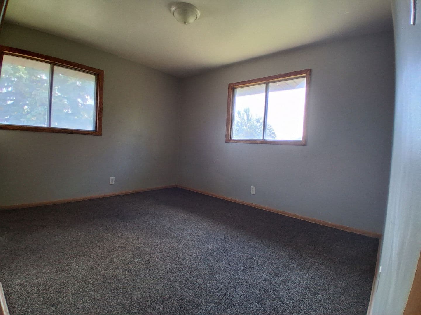 Milwaukee Apartment: 10416 W Hampton Ave