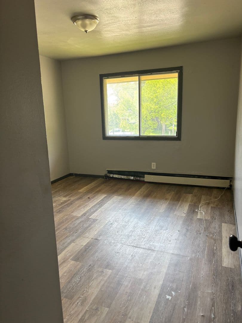 Milwaukee Apartment: 6320 N 91st St
