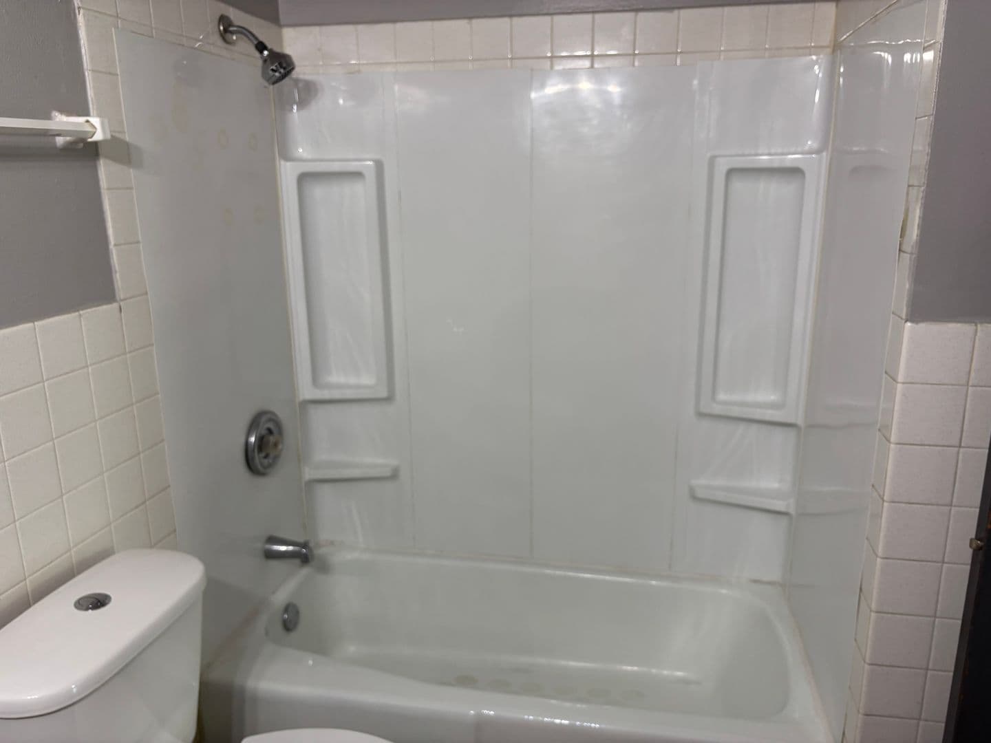 Milwaukee Apartment: 6320 N 91st St