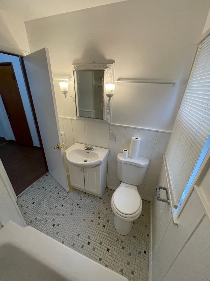 Milwaukee Apartment: 3601 N 53rd St