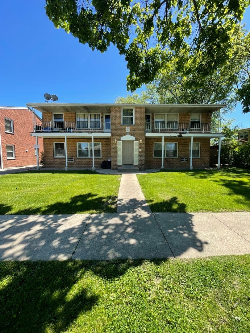 Milwaukee Apartment: 8809 West Villard Avenue