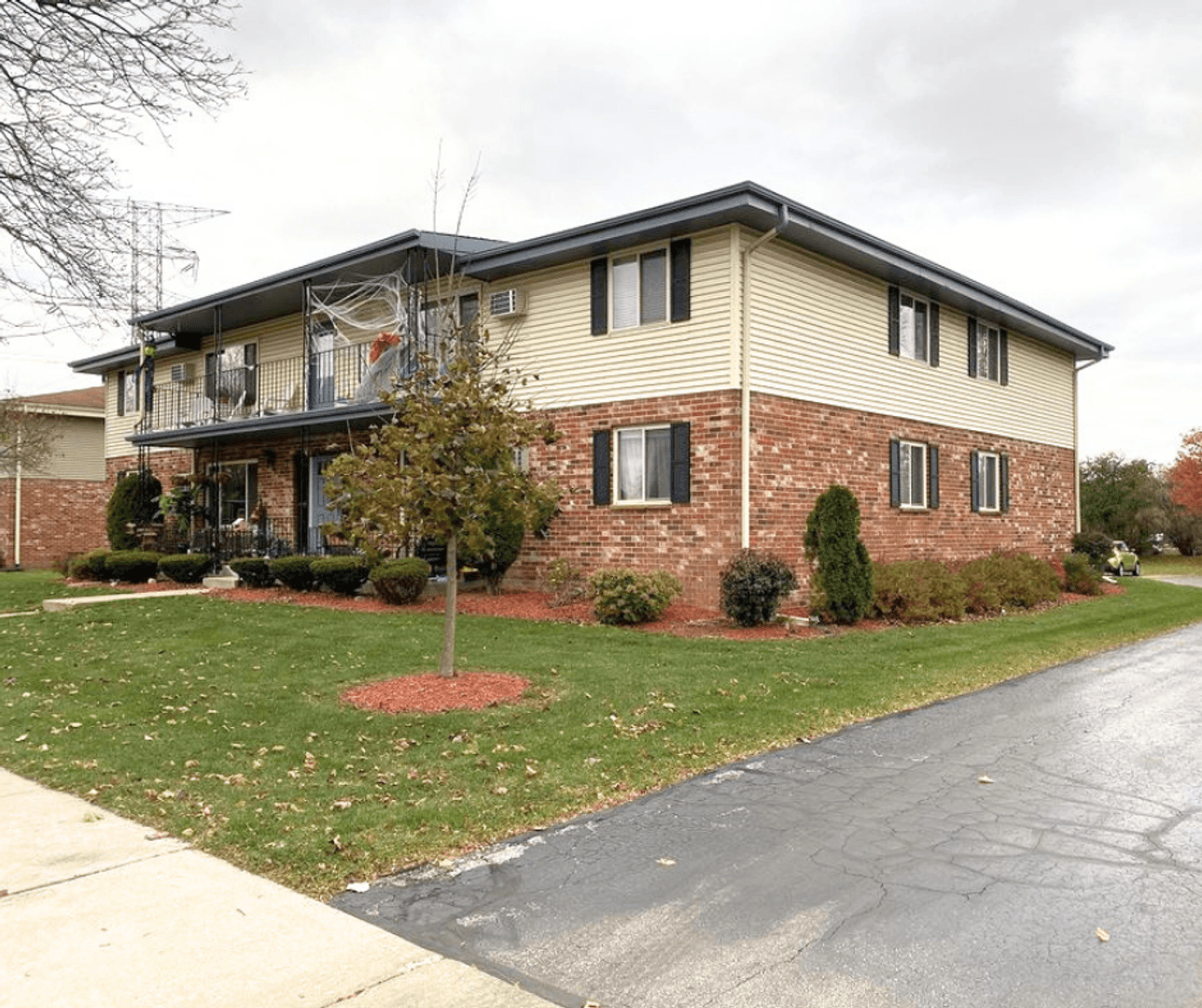 Waukesha Apartment: 1118 Fleetfoot Dr