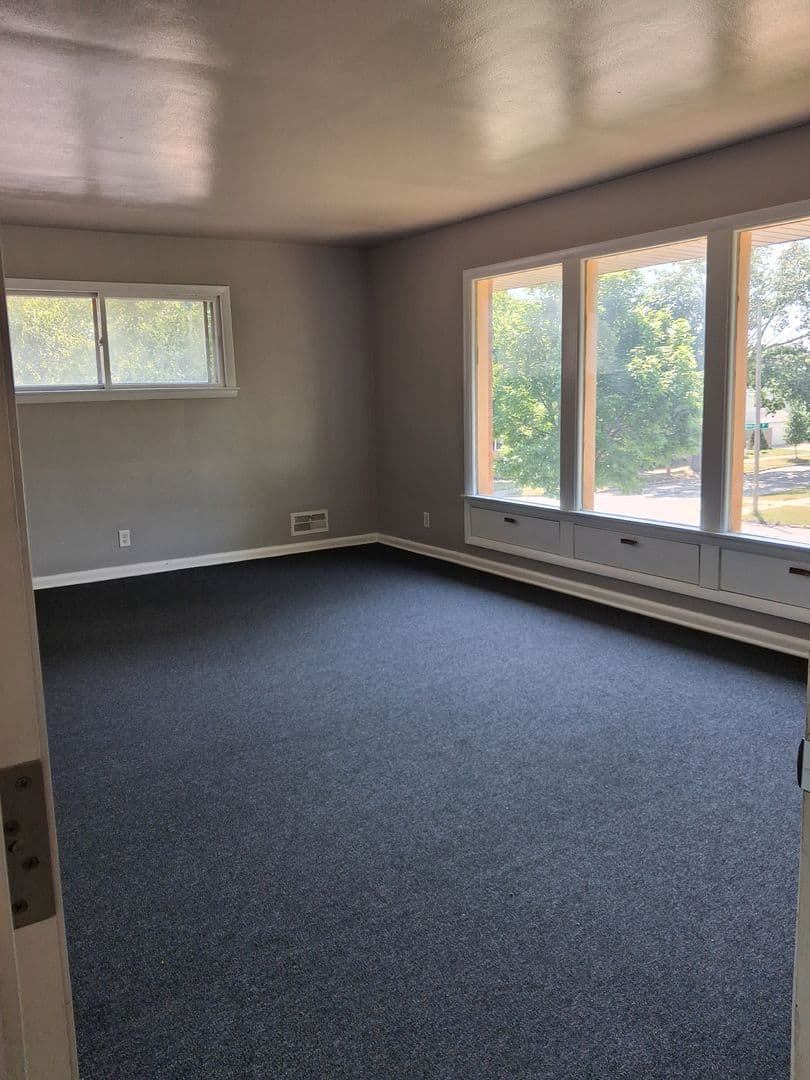 Milwaukee Apartment: 7106 West Congress Street