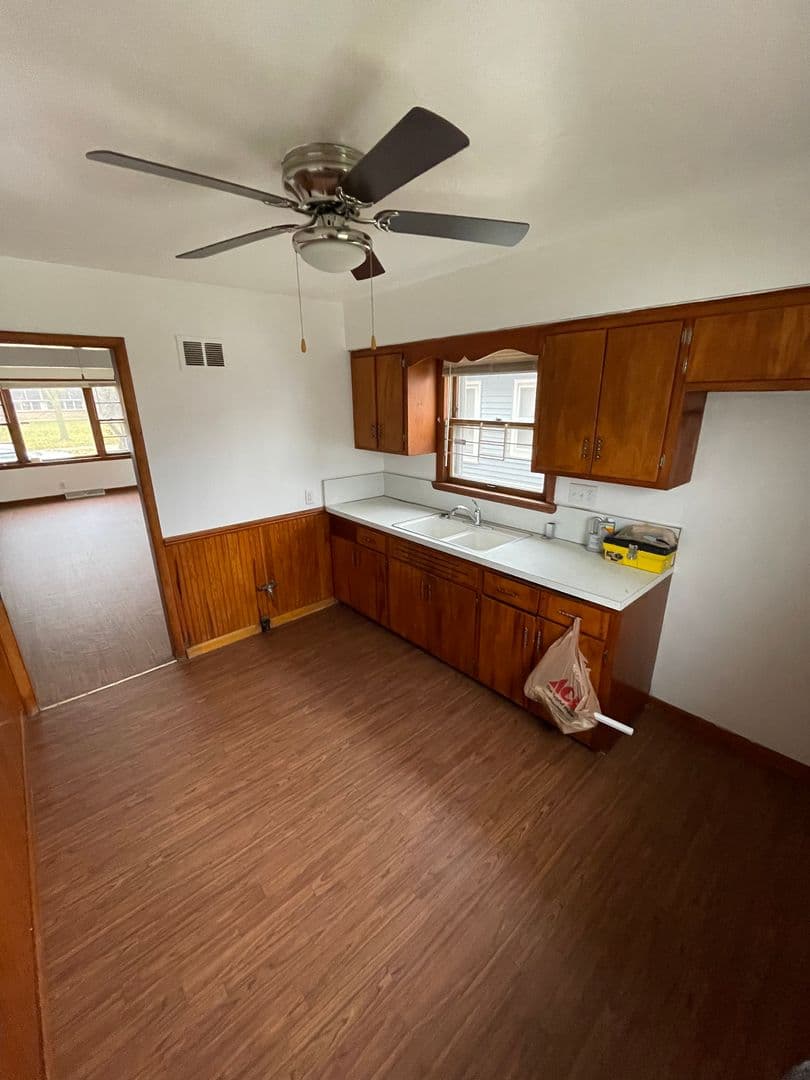 Milwaukee Apartment: 3601 N 53rd St