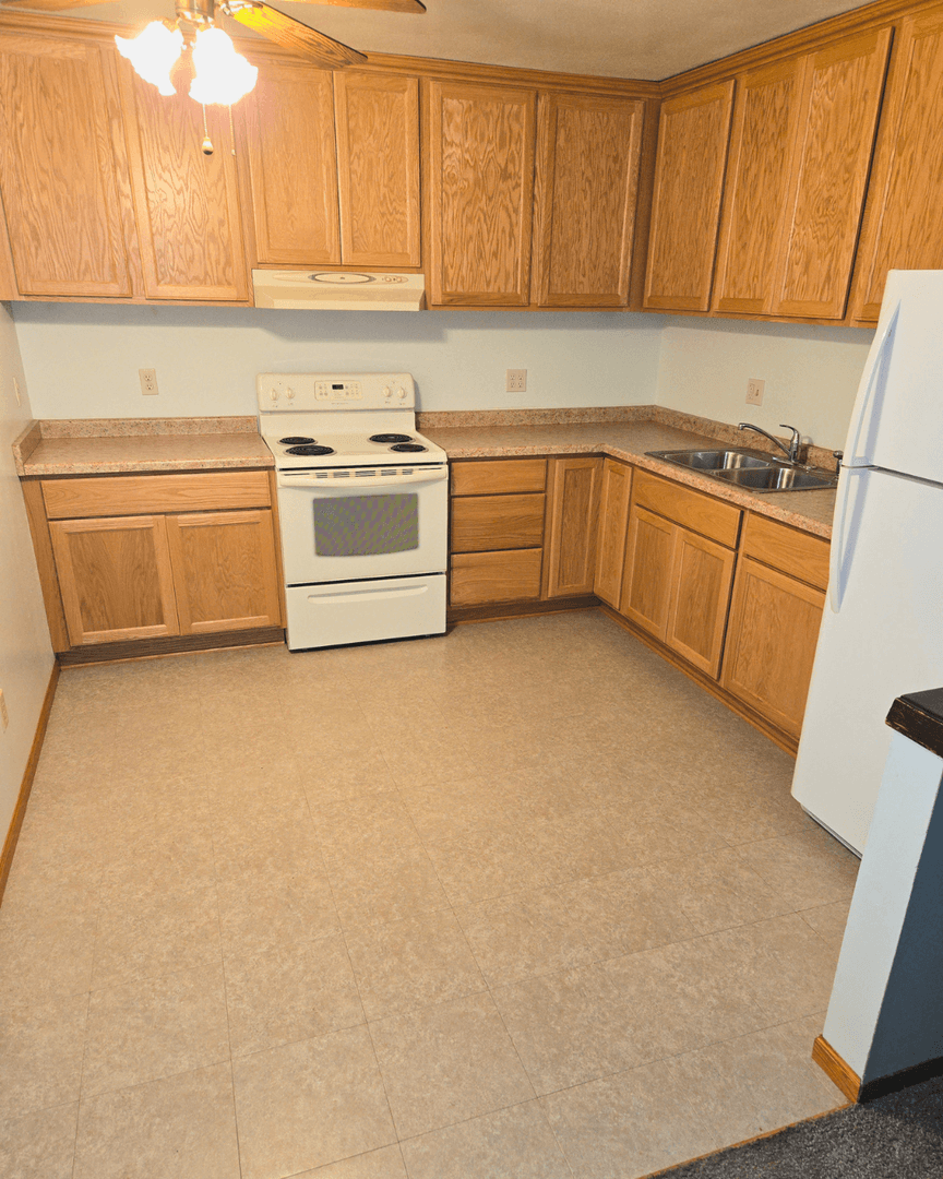 Waukesha Apartment: 1118 Fleetfoot Dr