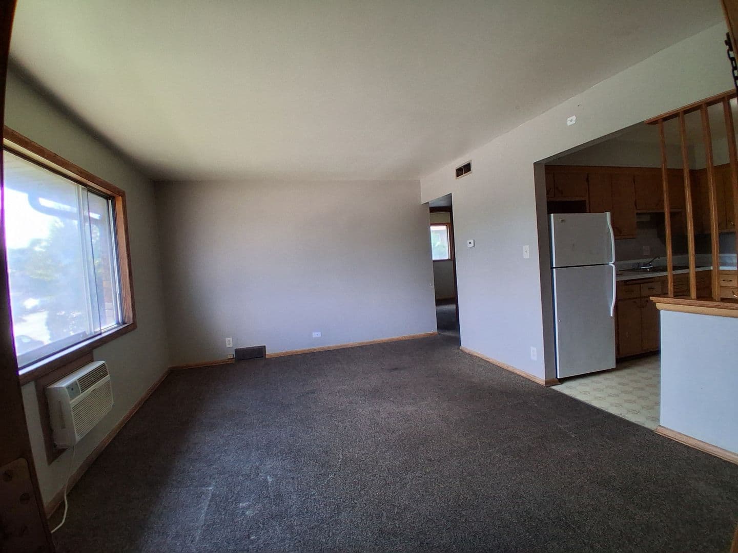 Milwaukee Apartment: 10416 W Hampton Ave