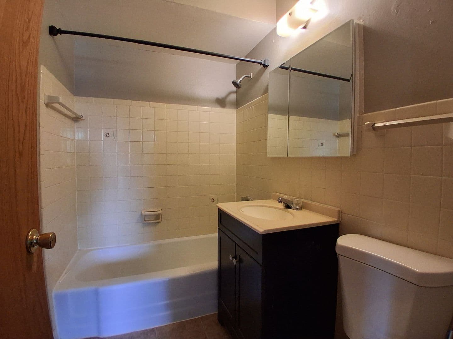Milwaukee Apartment: 10416 W Hampton Ave