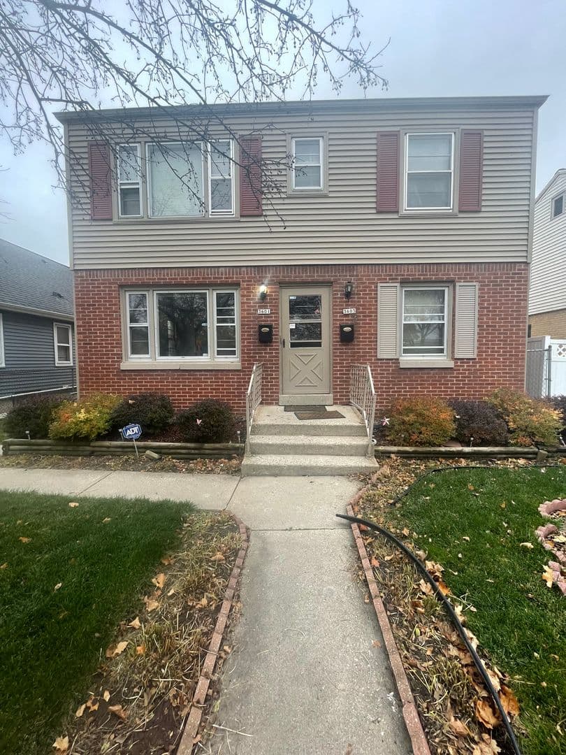 Milwaukee Apartment: 3601 N 53rd St