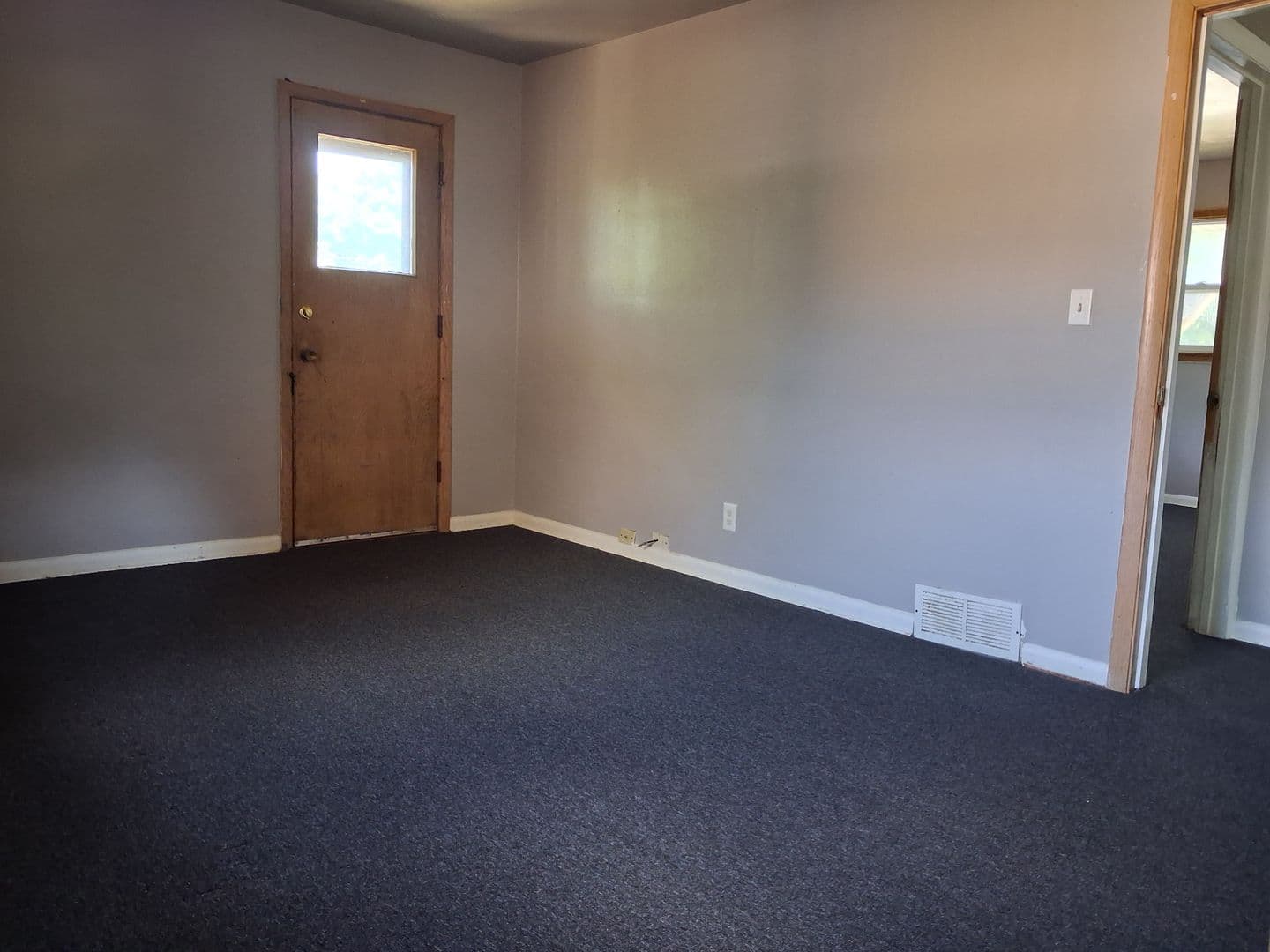 Milwaukee Apartment: 7106 West Congress Street