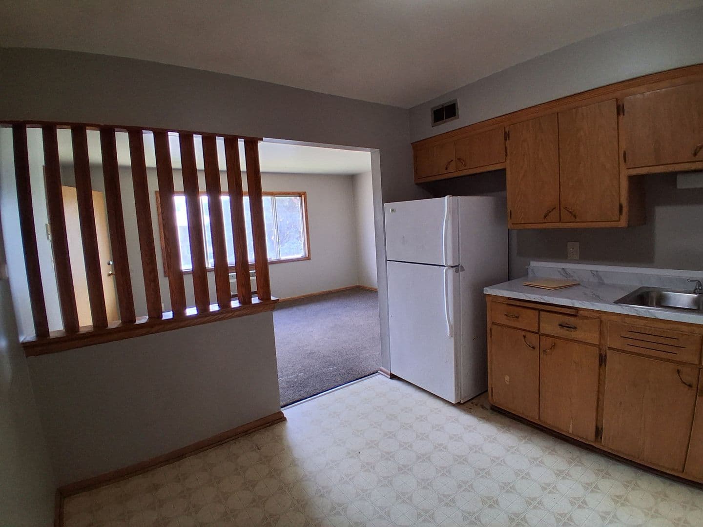 Milwaukee Apartment: 10416 W Hampton Ave
