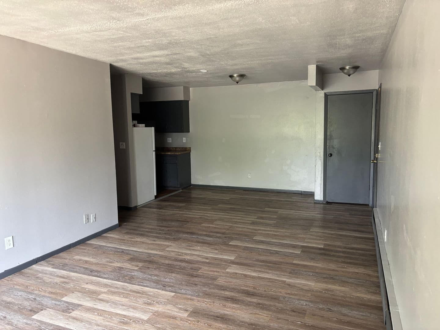 Milwaukee Apartment: 6320 N 91st St