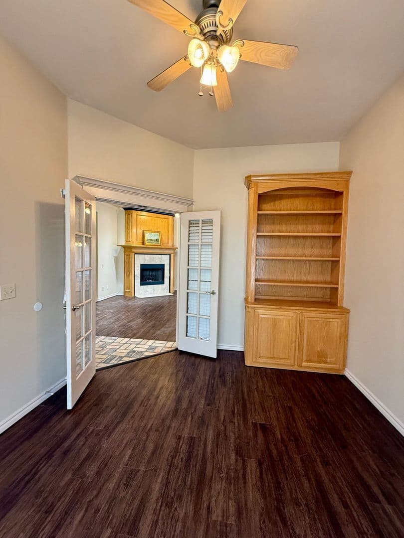 Moore House: 2520 Thomas Drive