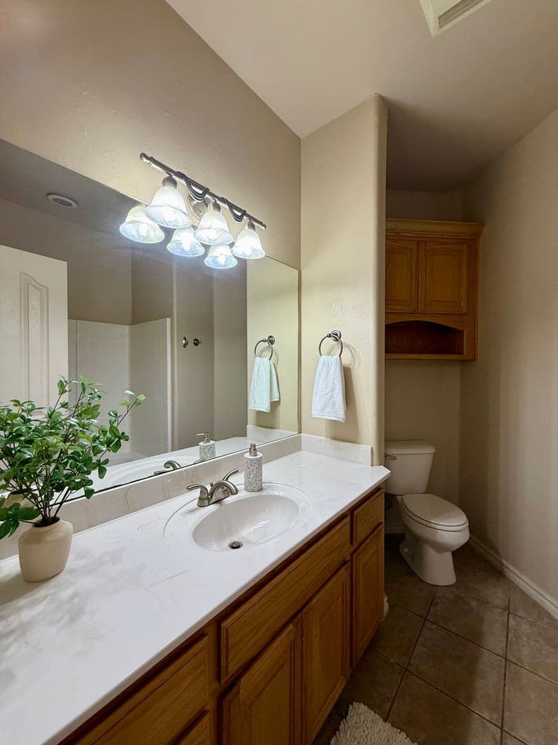 Moore House: 2520 Thomas Drive