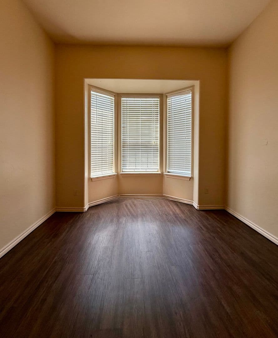 Moore House: 2520 Thomas Drive