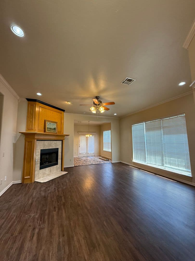 Moore House: 2520 Thomas Drive