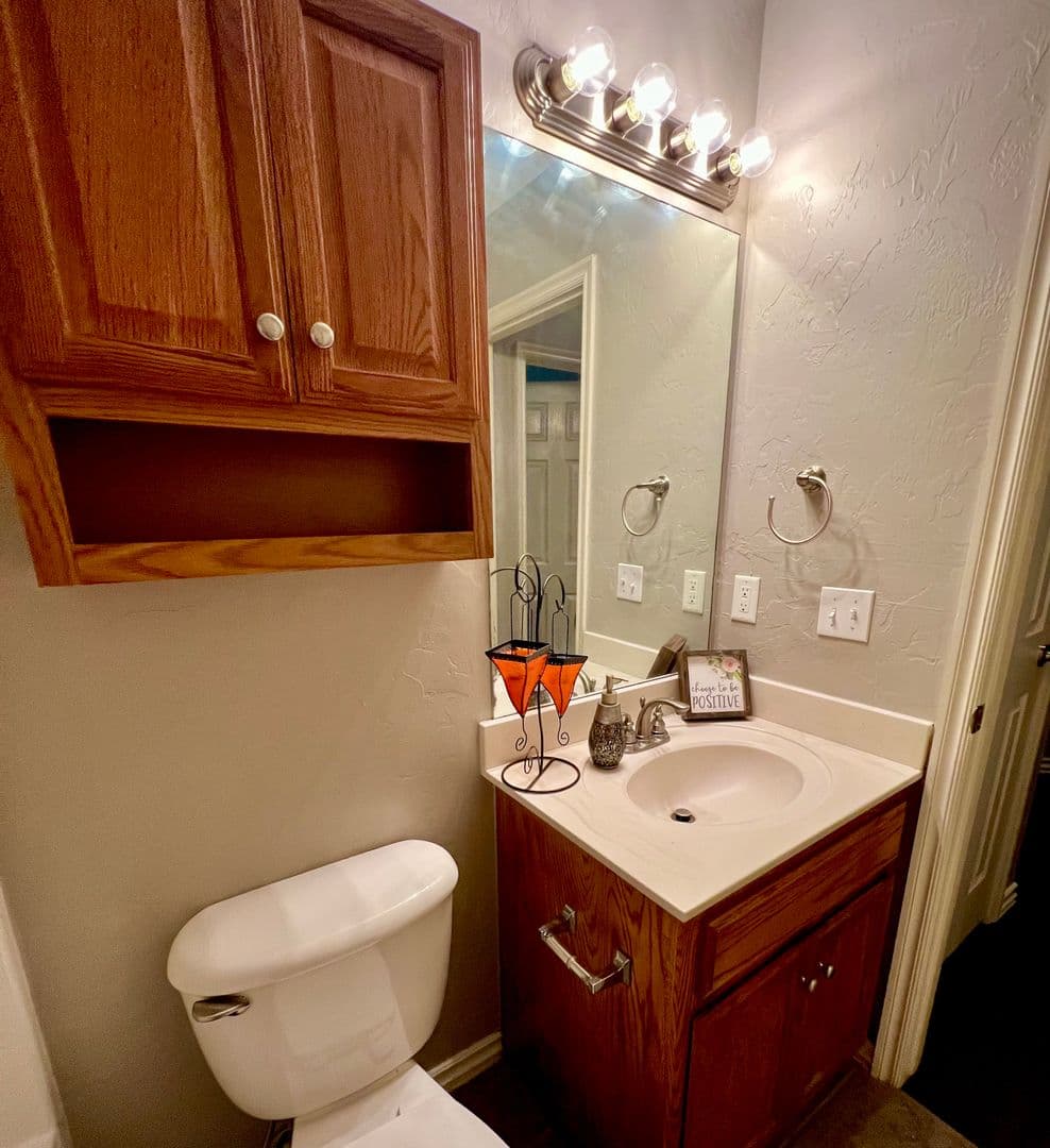 Yukon House: 1113 Greenfield Ave