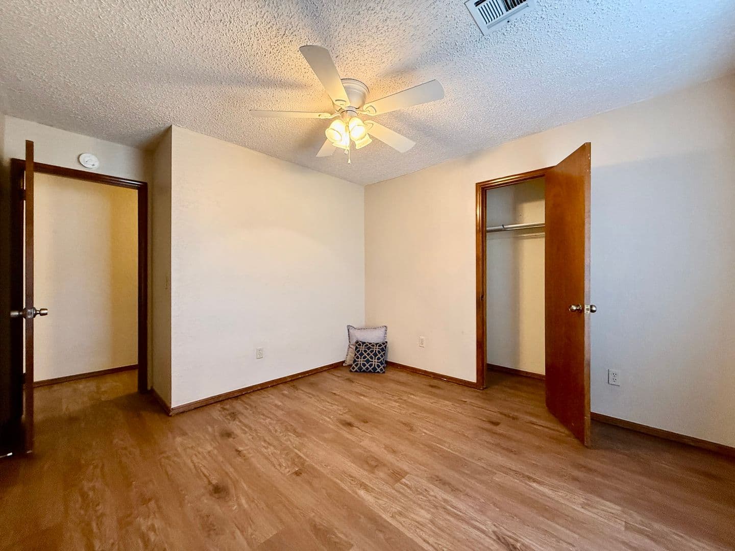 Moore House: 1368 W Cedarbrook Lane