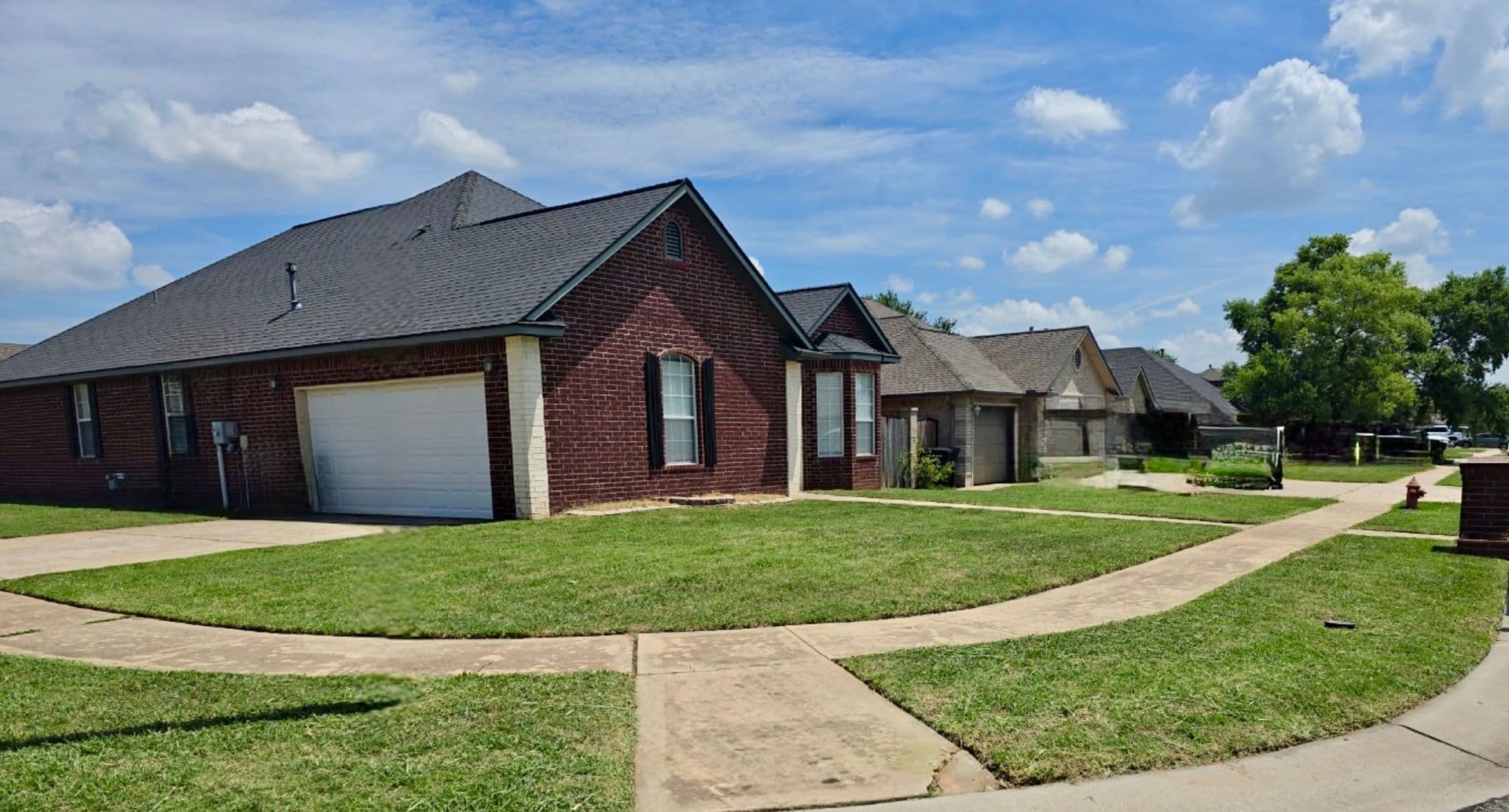 Moore House: 2520 Thomas Drive