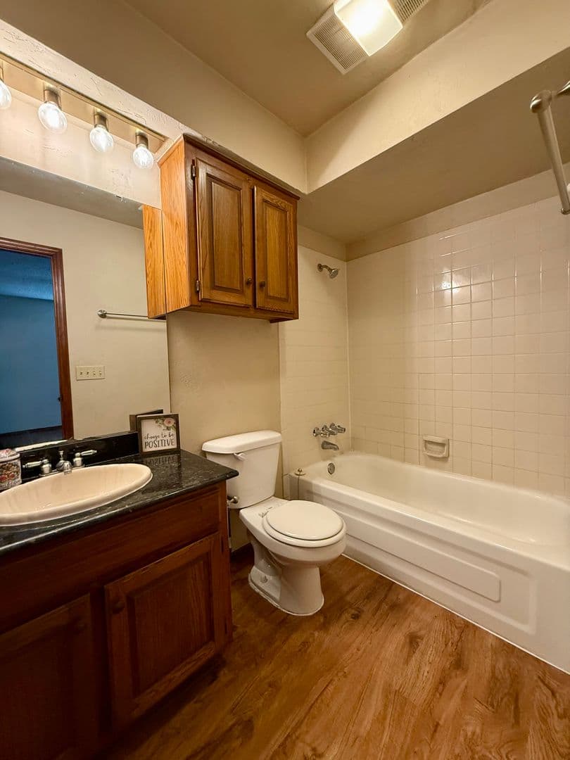 Moore House: 1368 W Cedarbrook Lane