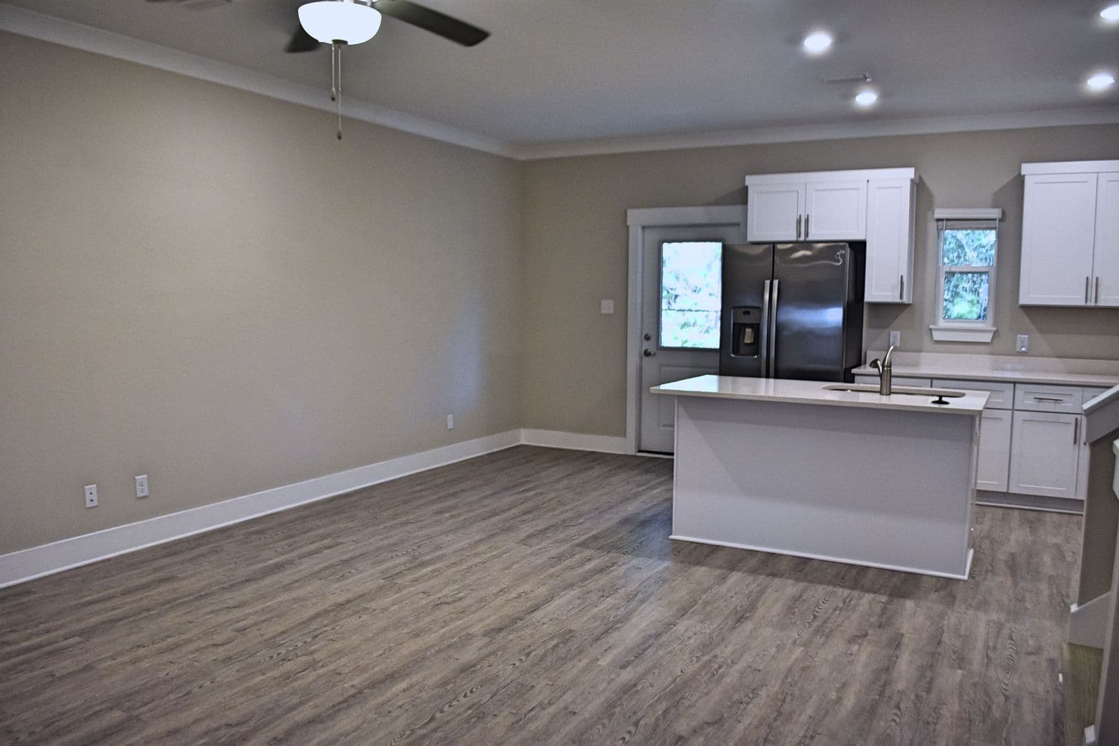 Freeport Townhome: 214 Date Palm Ln