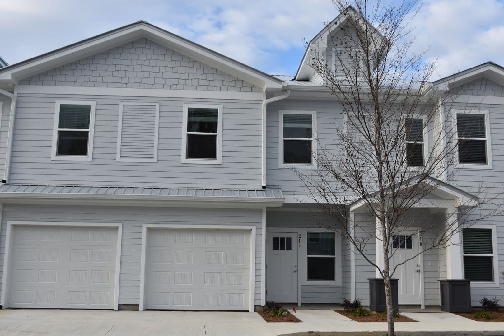 Freeport Townhome: 214 Date Palm Ln