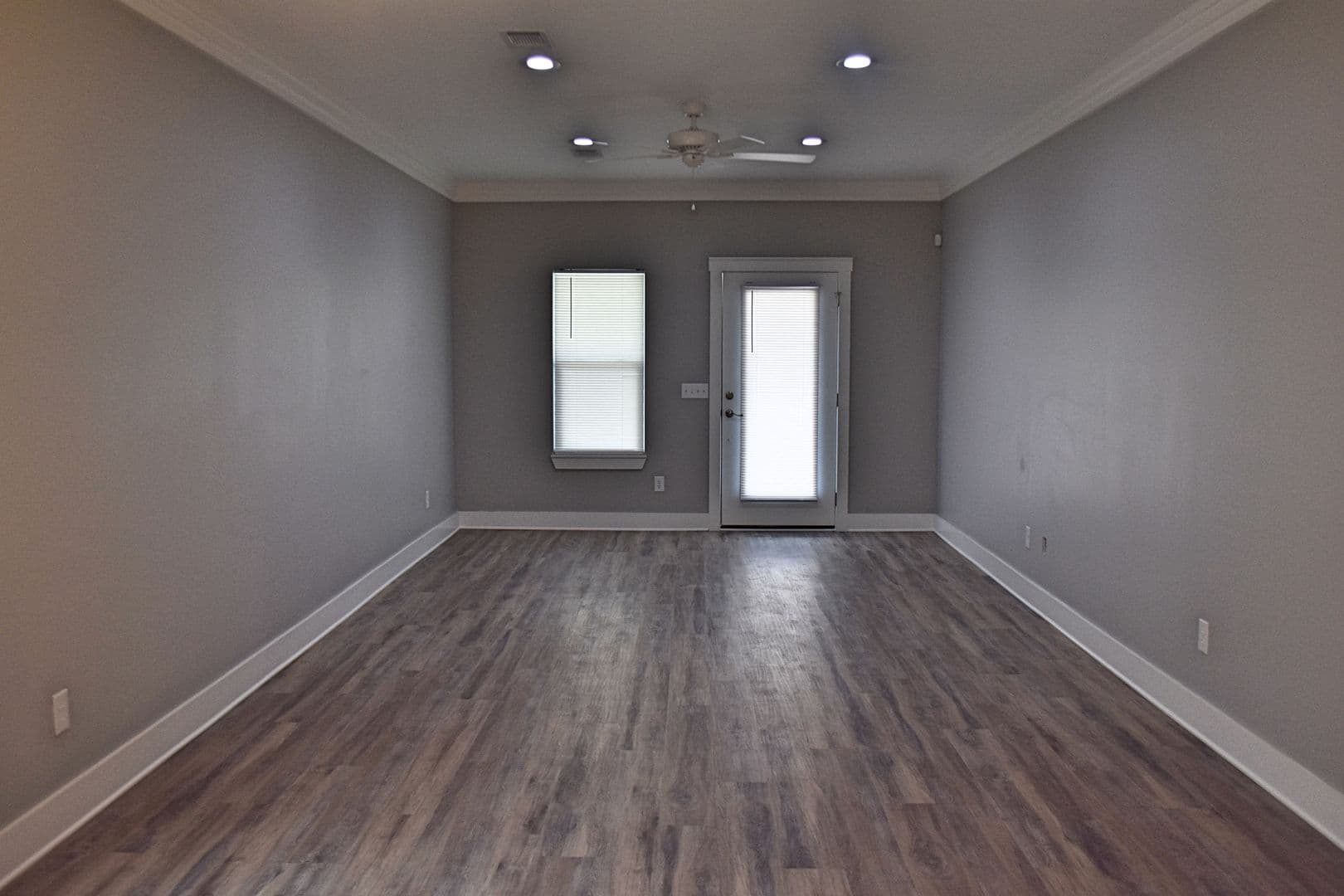 Freeport House: 10 Oakfield Drive N.