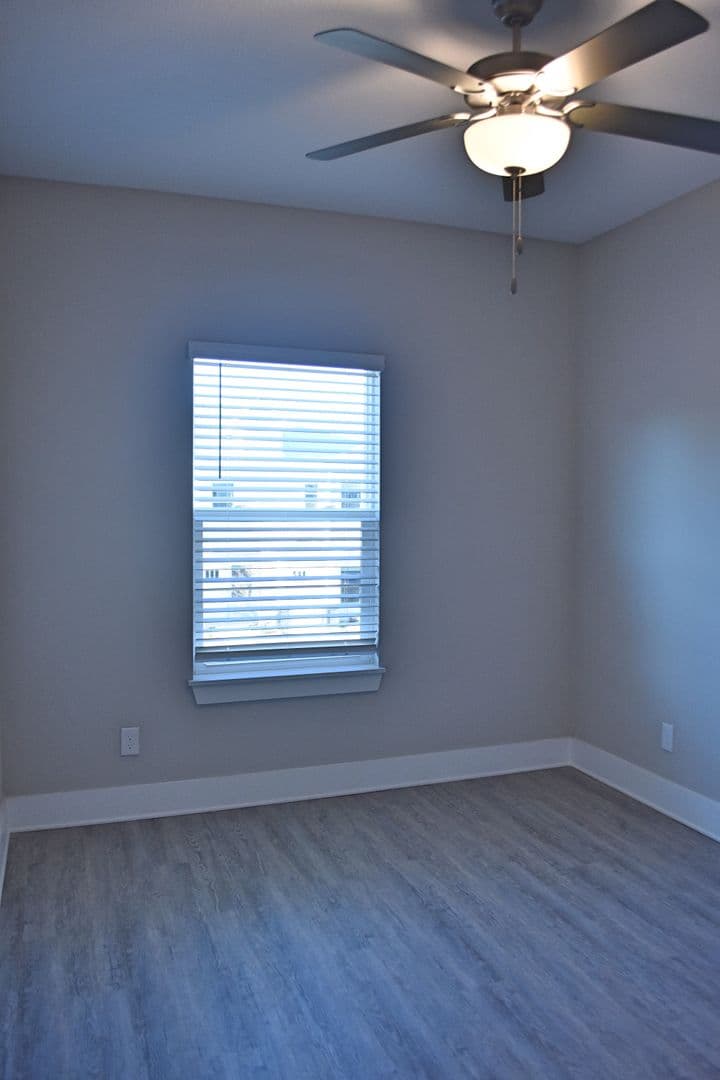 Freeport Townhome: 214 Date Palm Ln