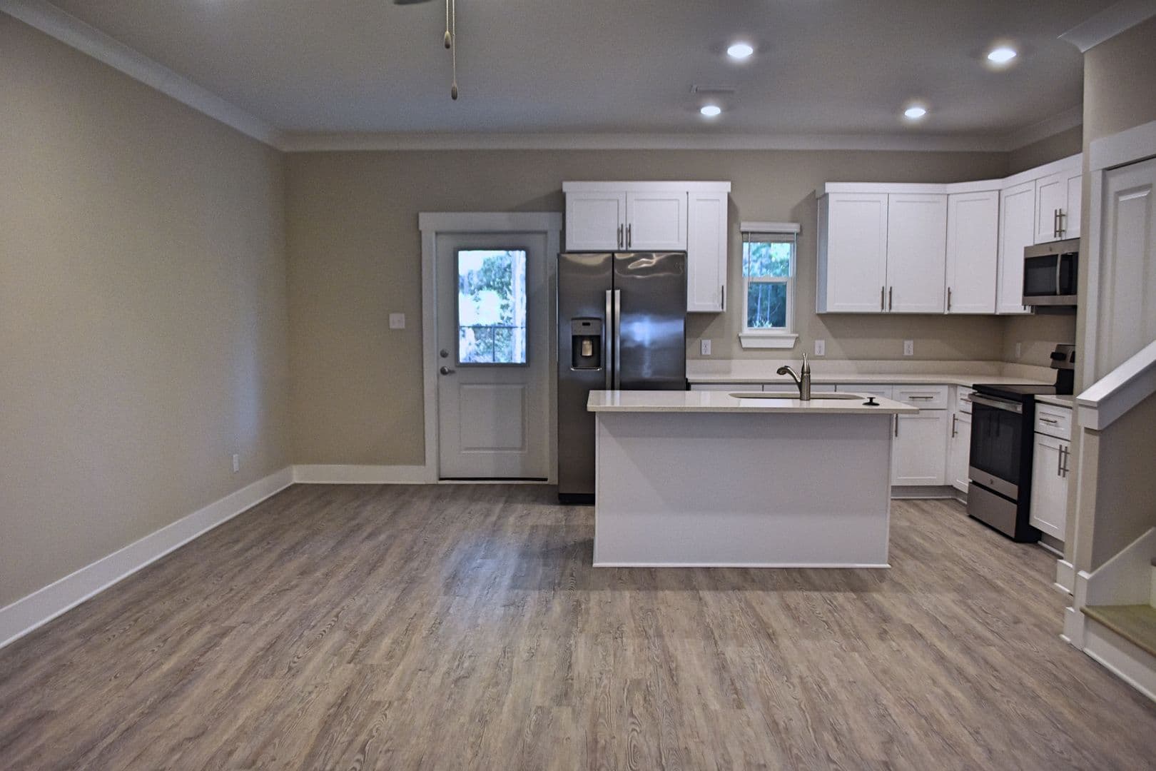 Freeport Townhome: 214 Date Palm Ln
