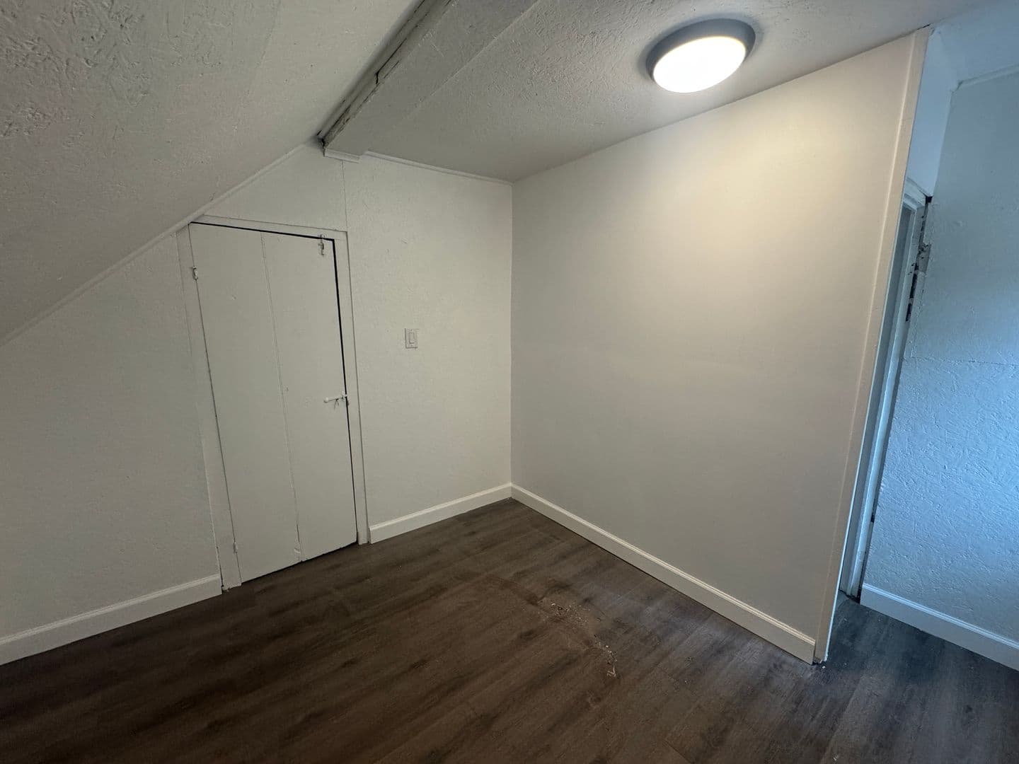 Blossvale Apartment: 7547-7549 W Lake Street