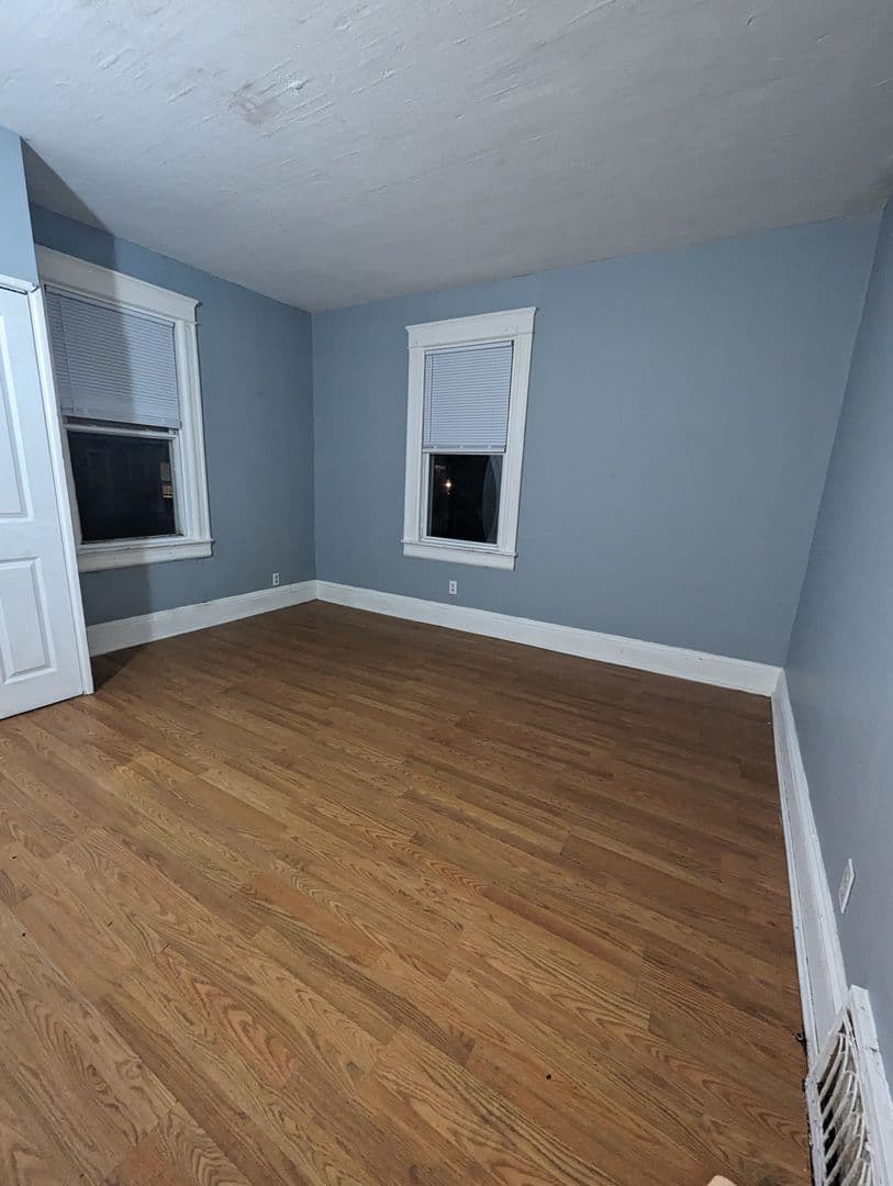 Rome Apartment: 149 River Street