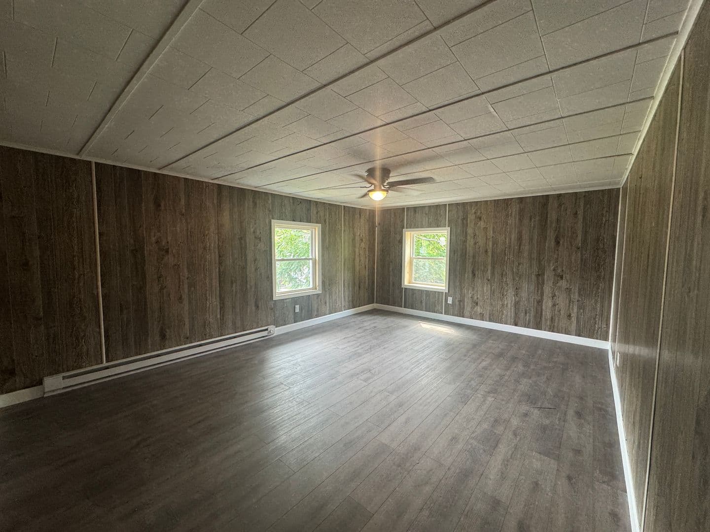 Blossvale Apartment: 7547-7549 W Lake Street
