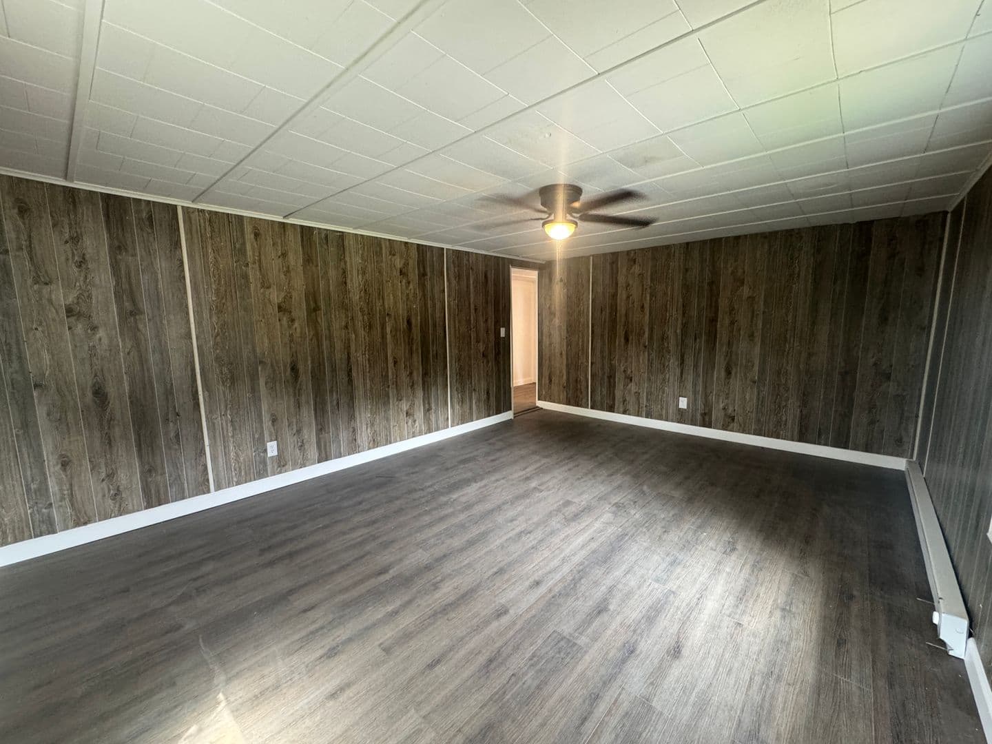 Blossvale Apartment: 7547-7549 W Lake Street