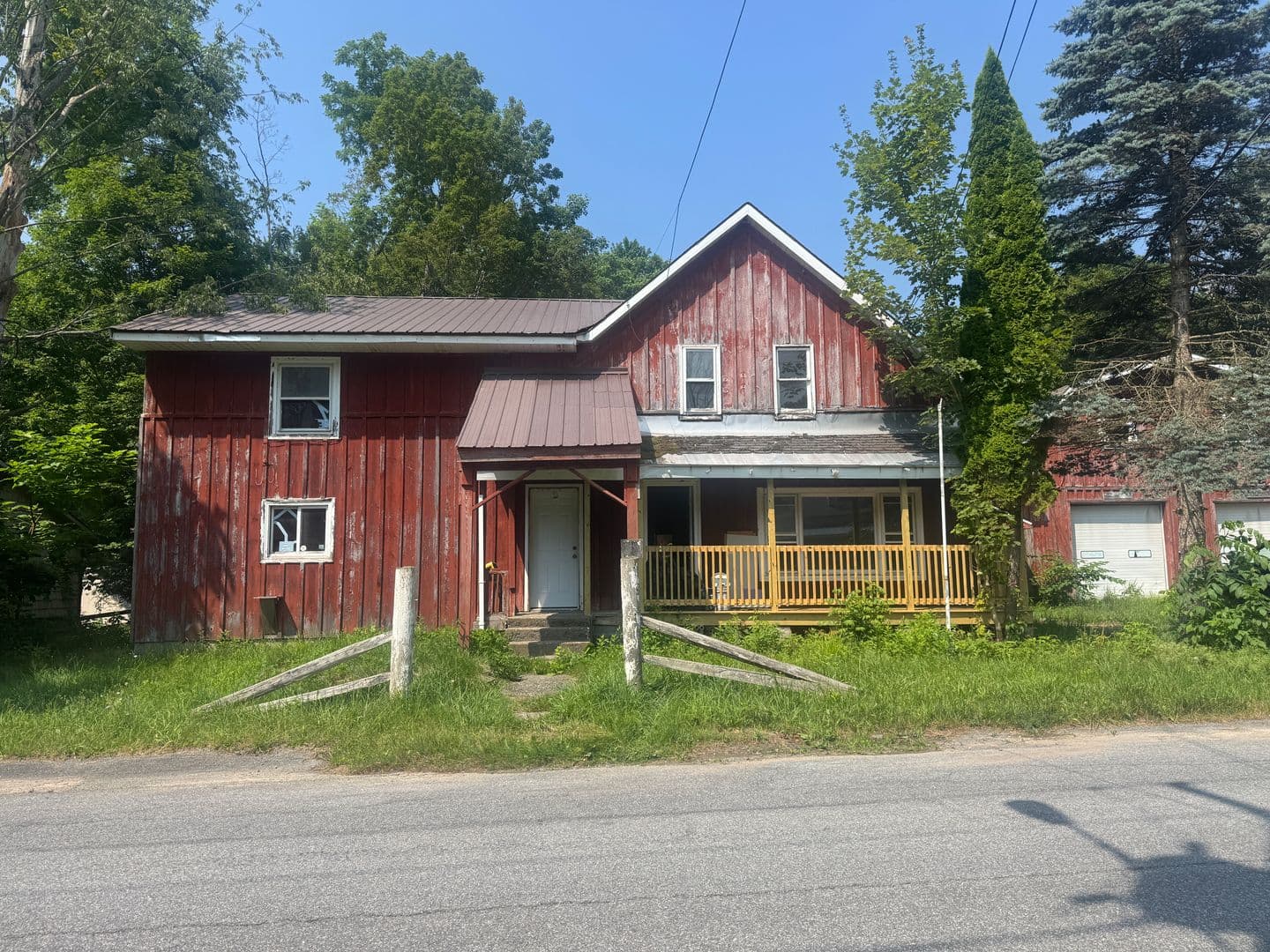 Blossvale Apartment: 7547-7549 W Lake Street