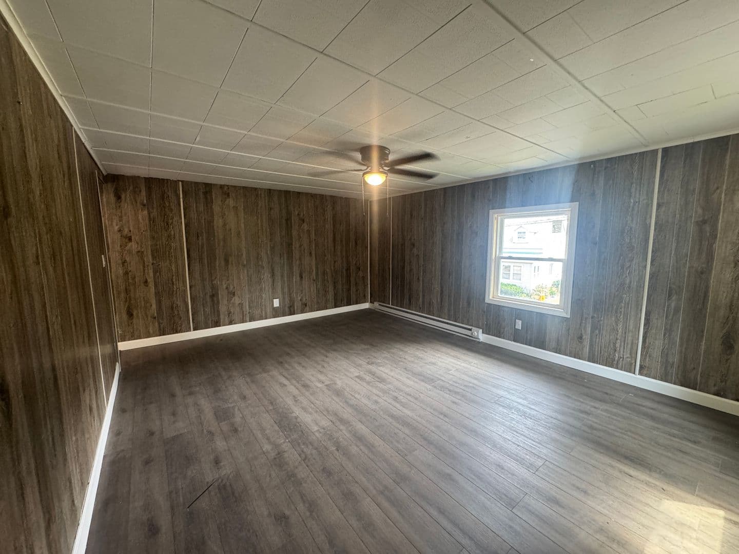 Blossvale Apartment: 7547-7549 W Lake Street