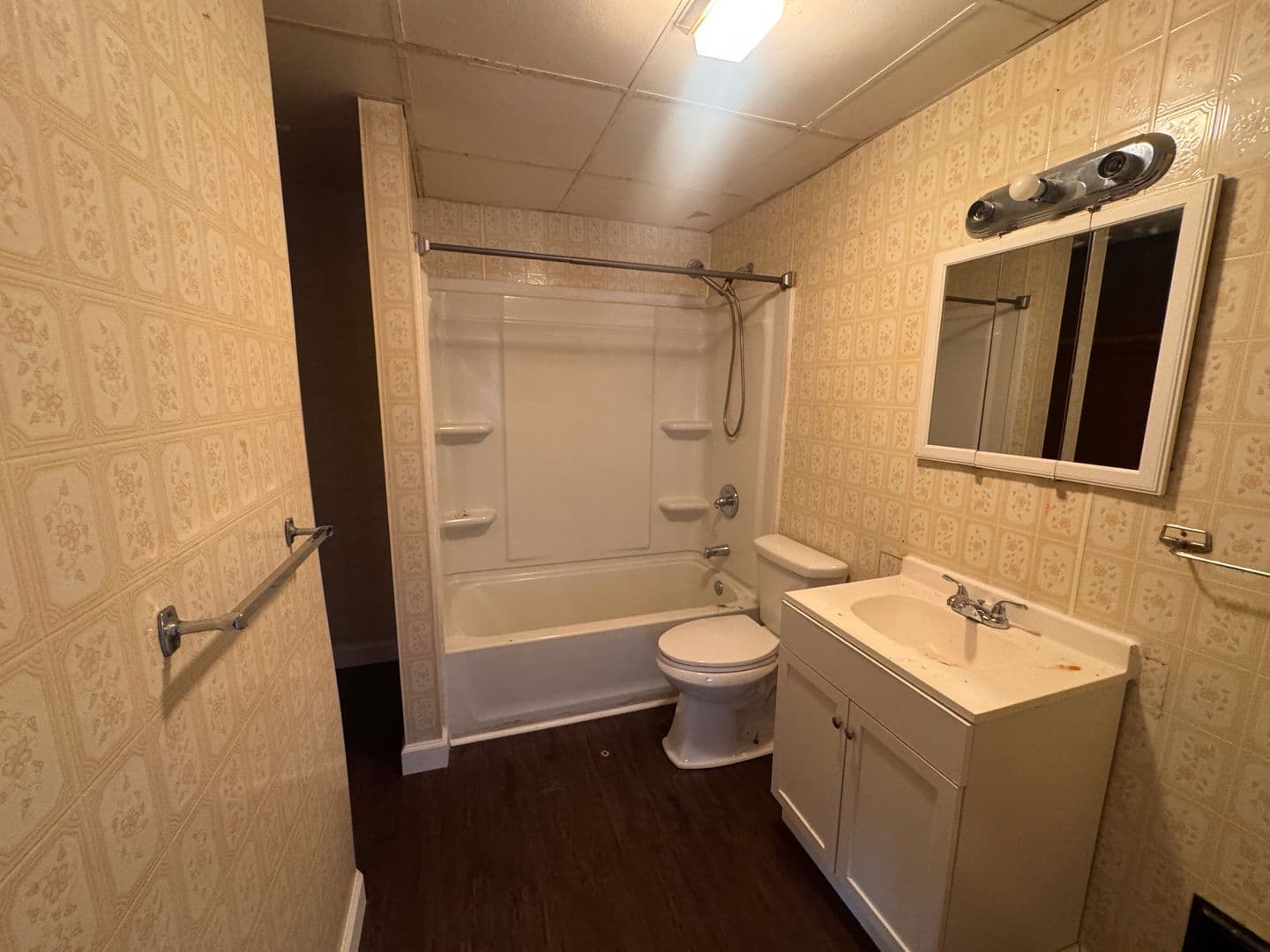 Rome Apartment: 213 Depeyster Street