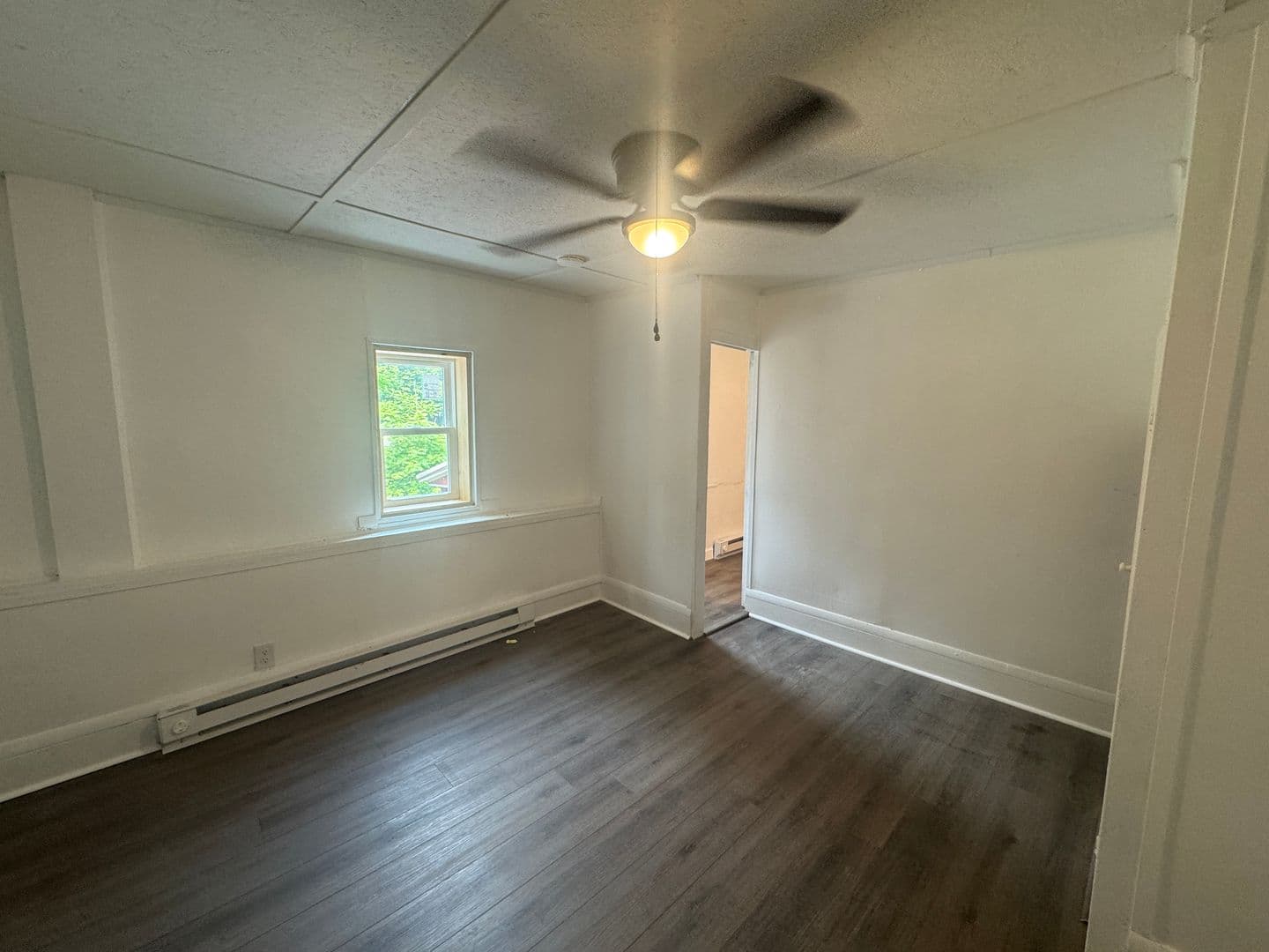 Blossvale Apartment: 7547-7549 W Lake Street