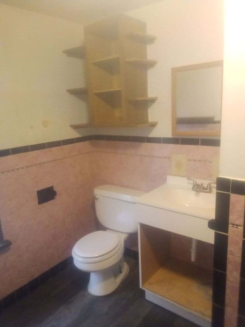 Rome Apartment: 435 S James Street