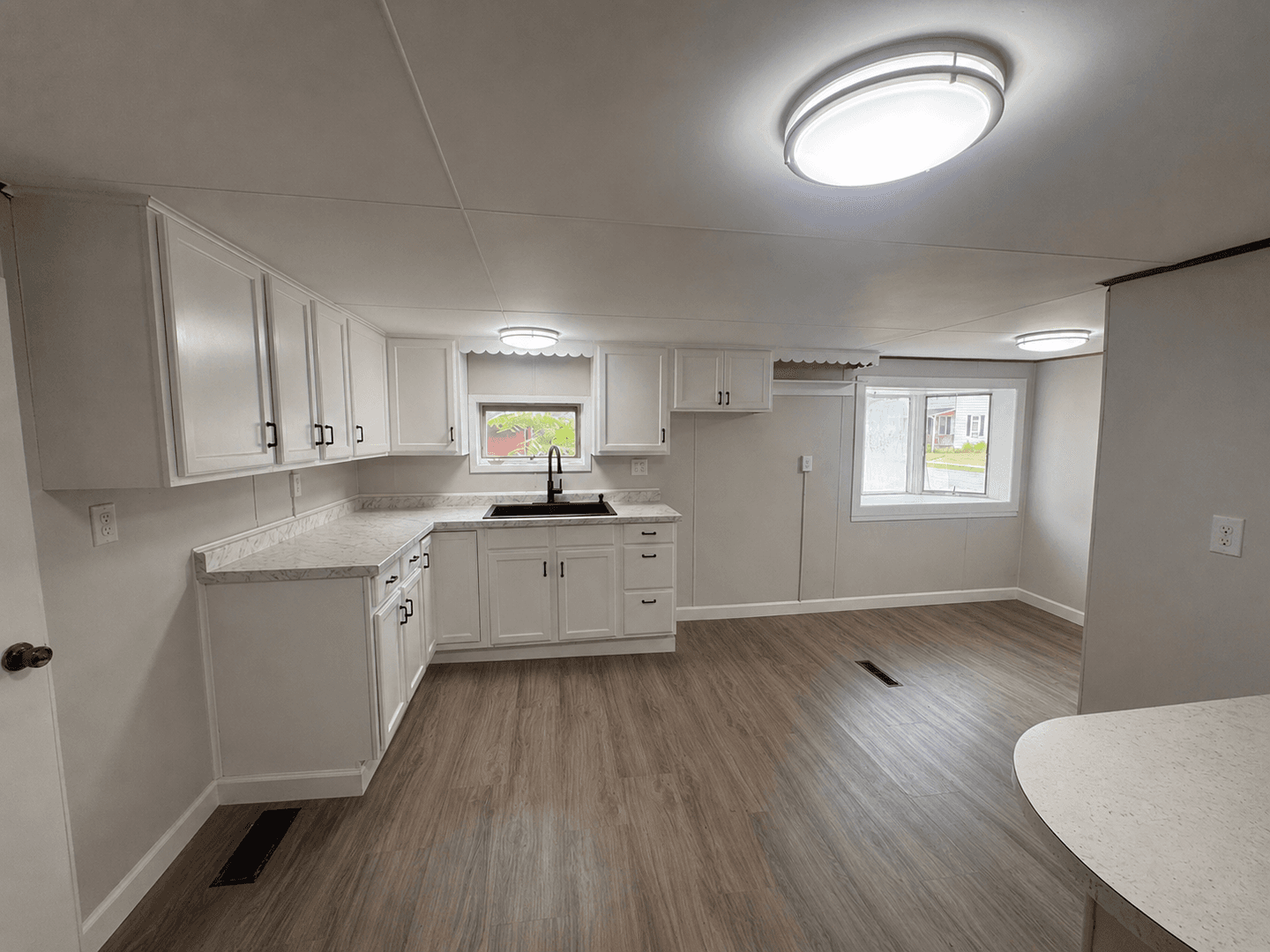 Blossvale Apartment: 7547-7549 W Lake Street