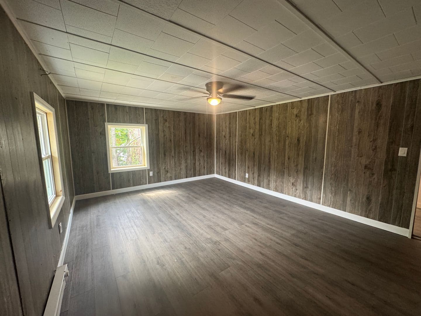 Blossvale Apartment: 7547-7549 W Lake Street