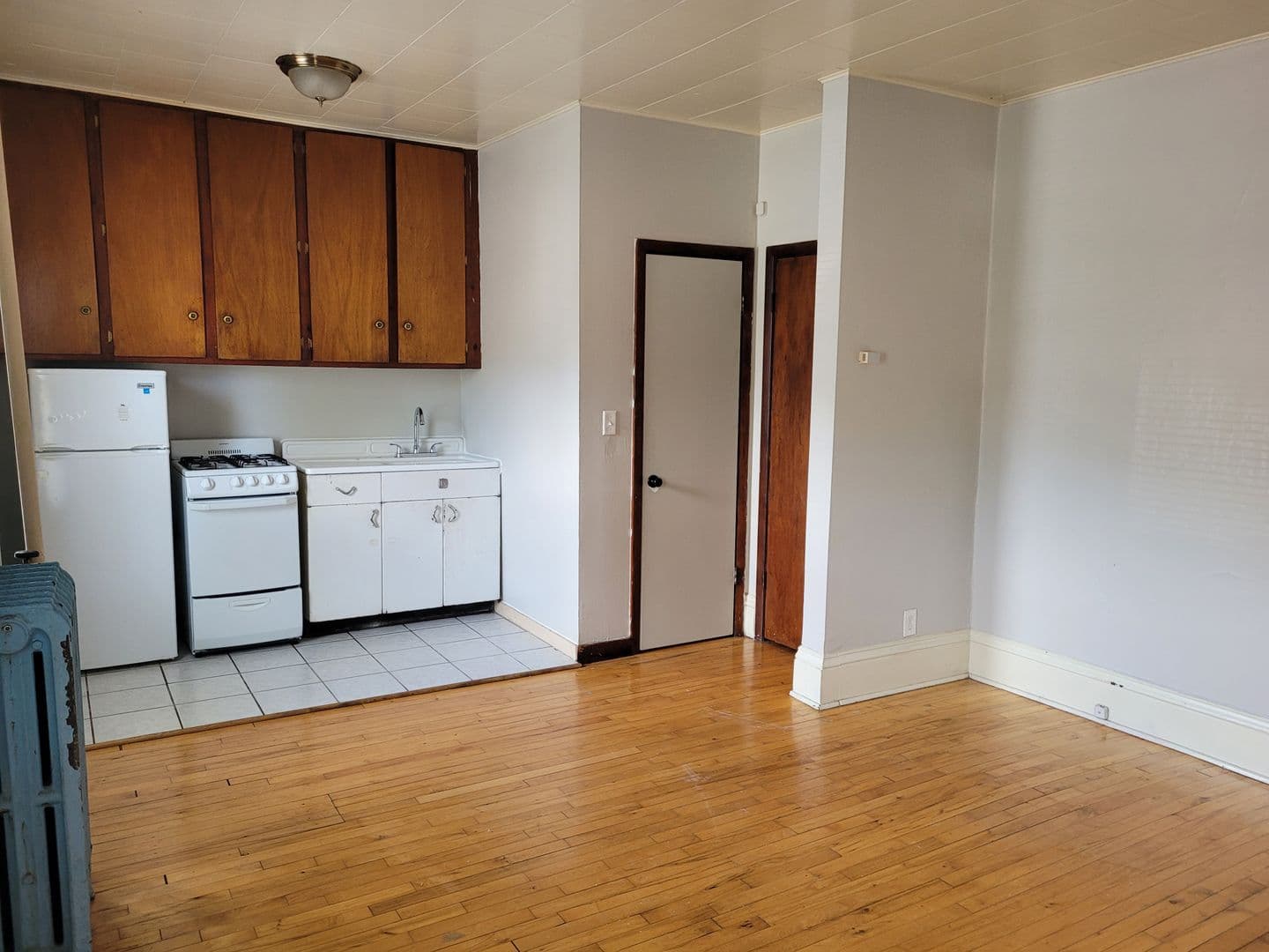 St.Paul Apartment: 1552 Edmund Avenue