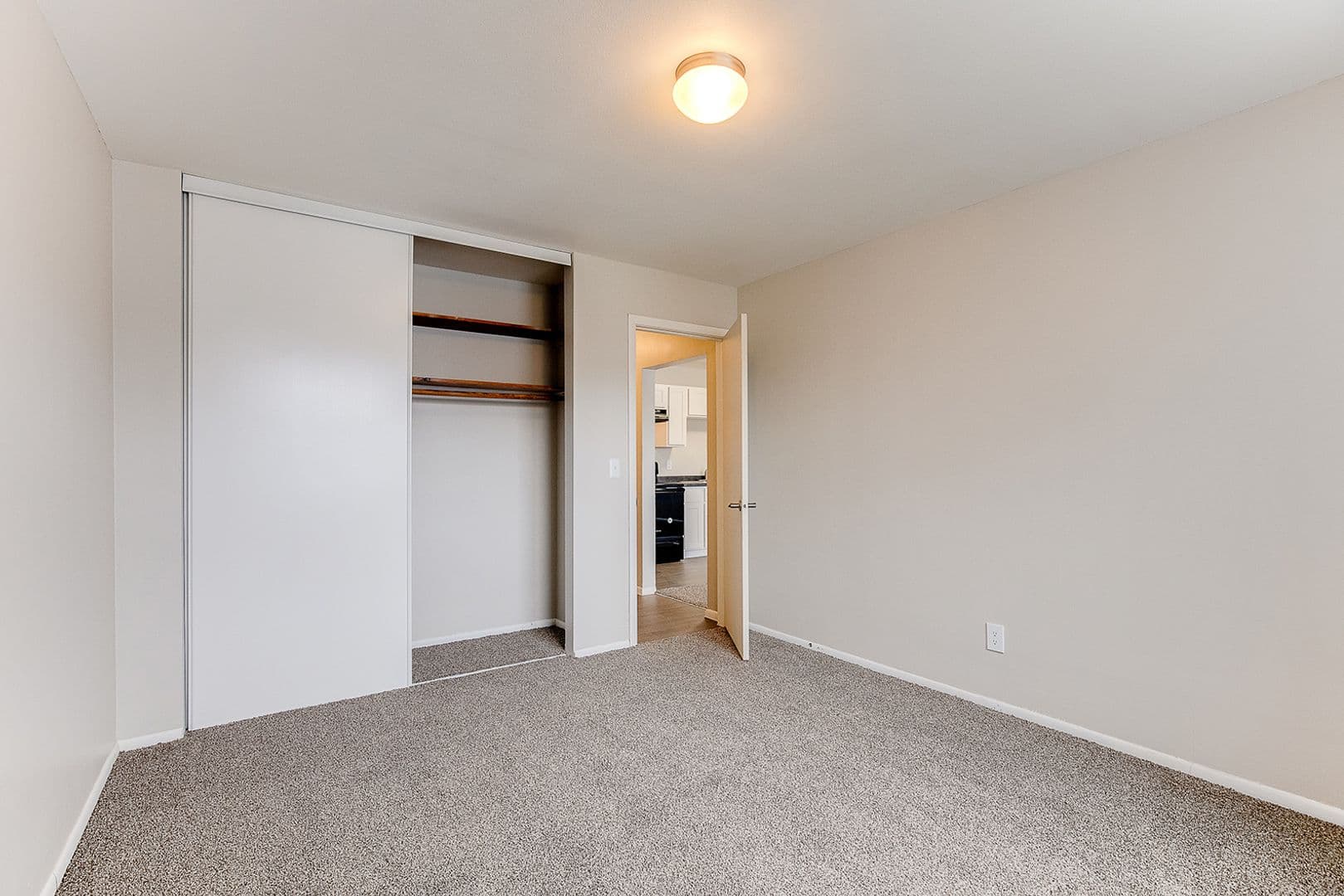 Minneapolis Apartment: 3141 22nd Ave South