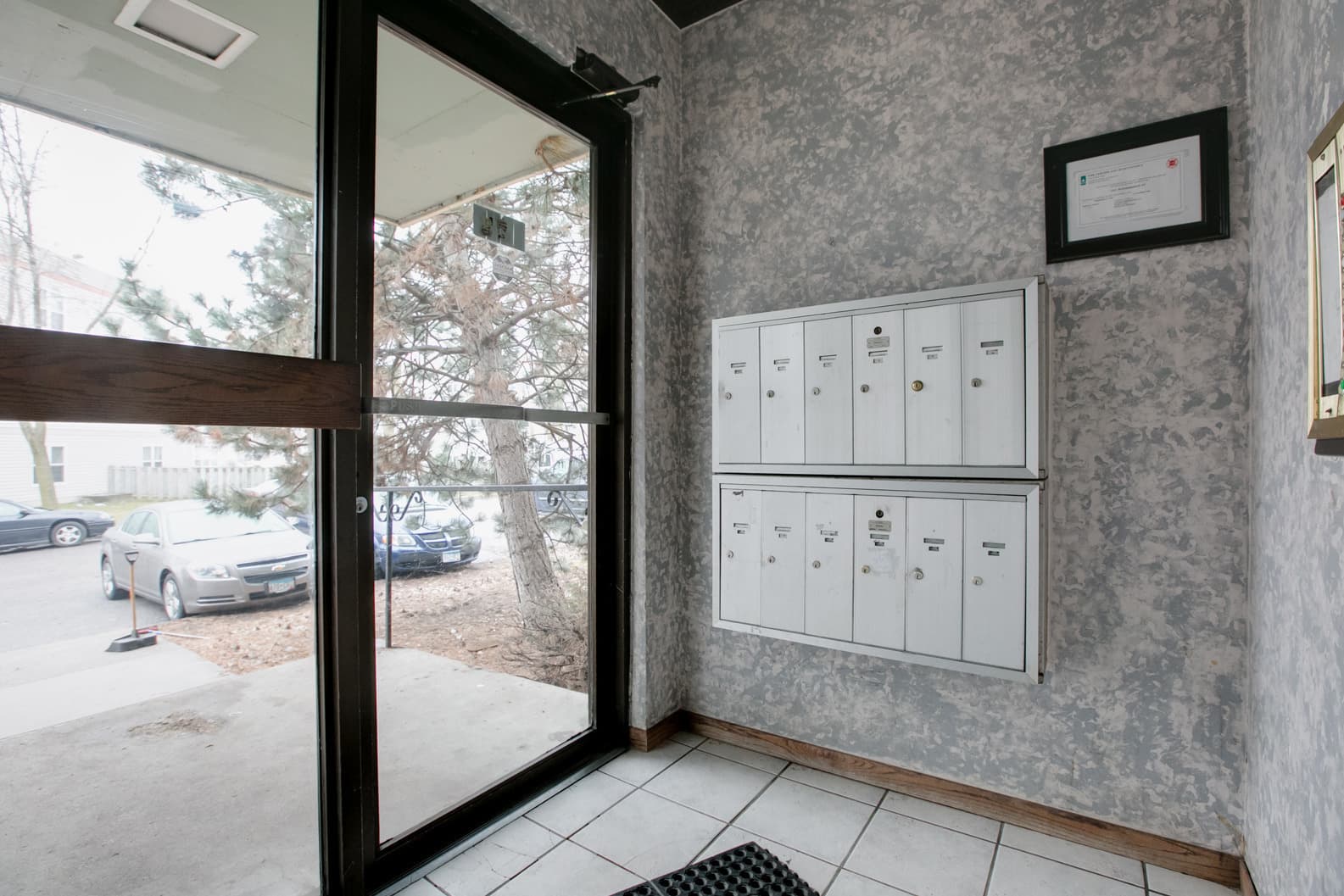 St. Paul Apartment: 1533 North Woodbridge St