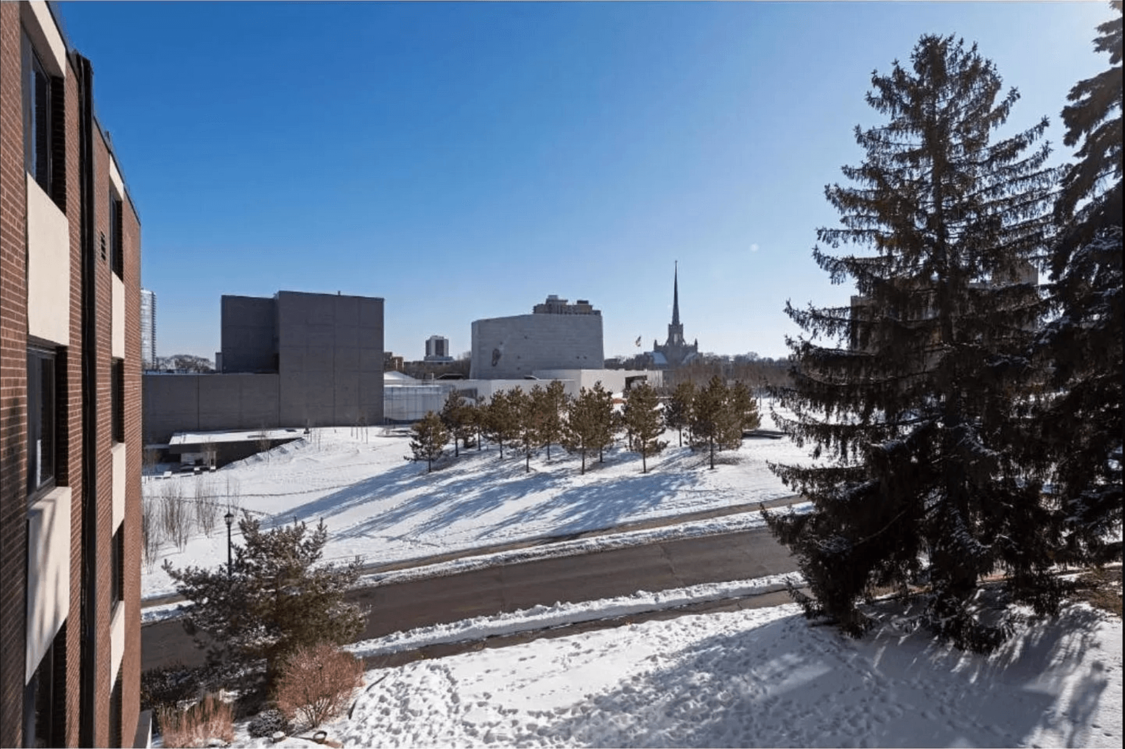 Minneapolis Apartment: 48 Groveland Terrace