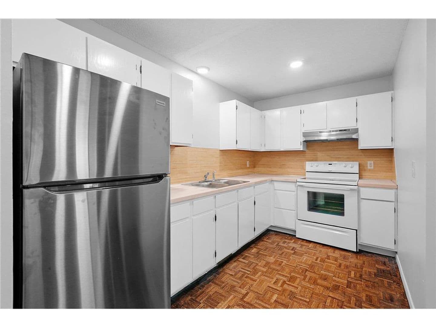Minneapolis Apartment: 941-951 17th Ave SE & 942 15th Ave SE