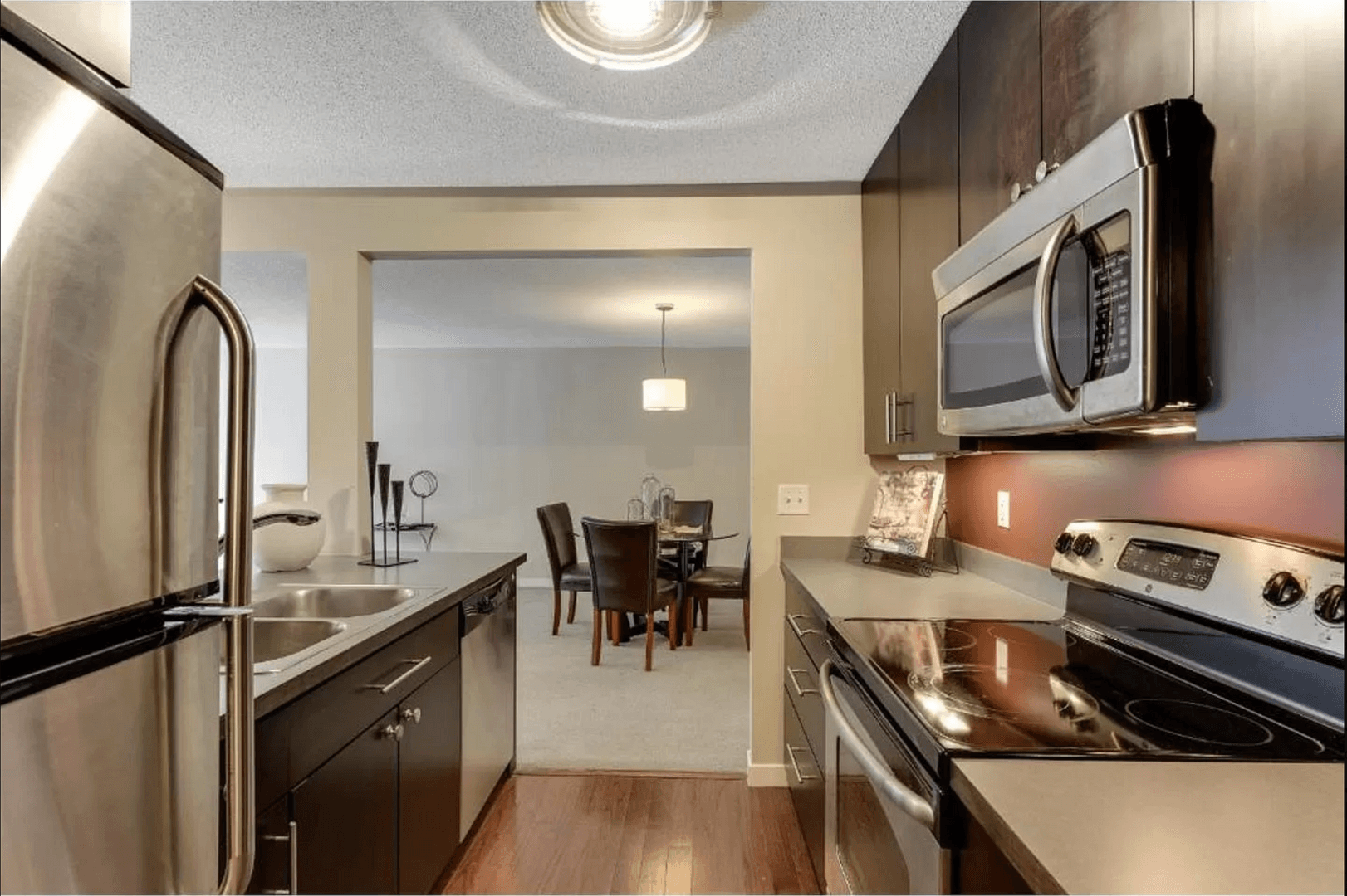 Minneapolis Apartment: 48 Groveland Terrace