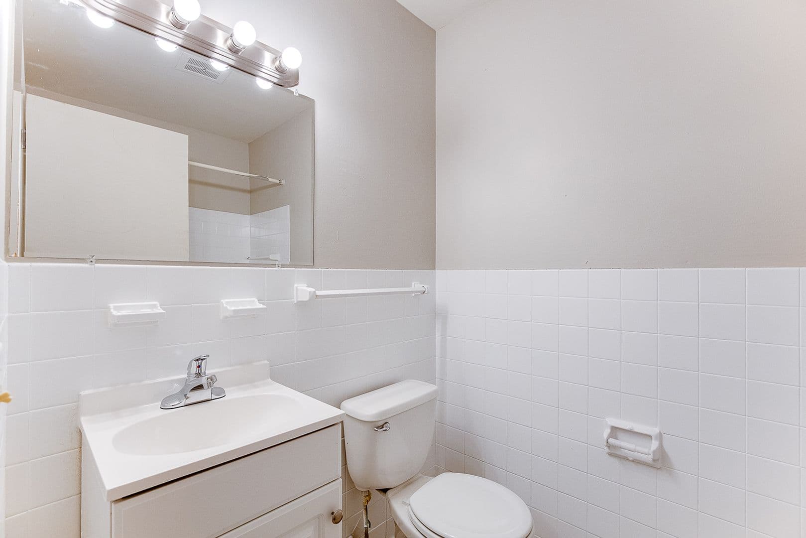 Minneapolis Apartment: 3141 22nd Ave South