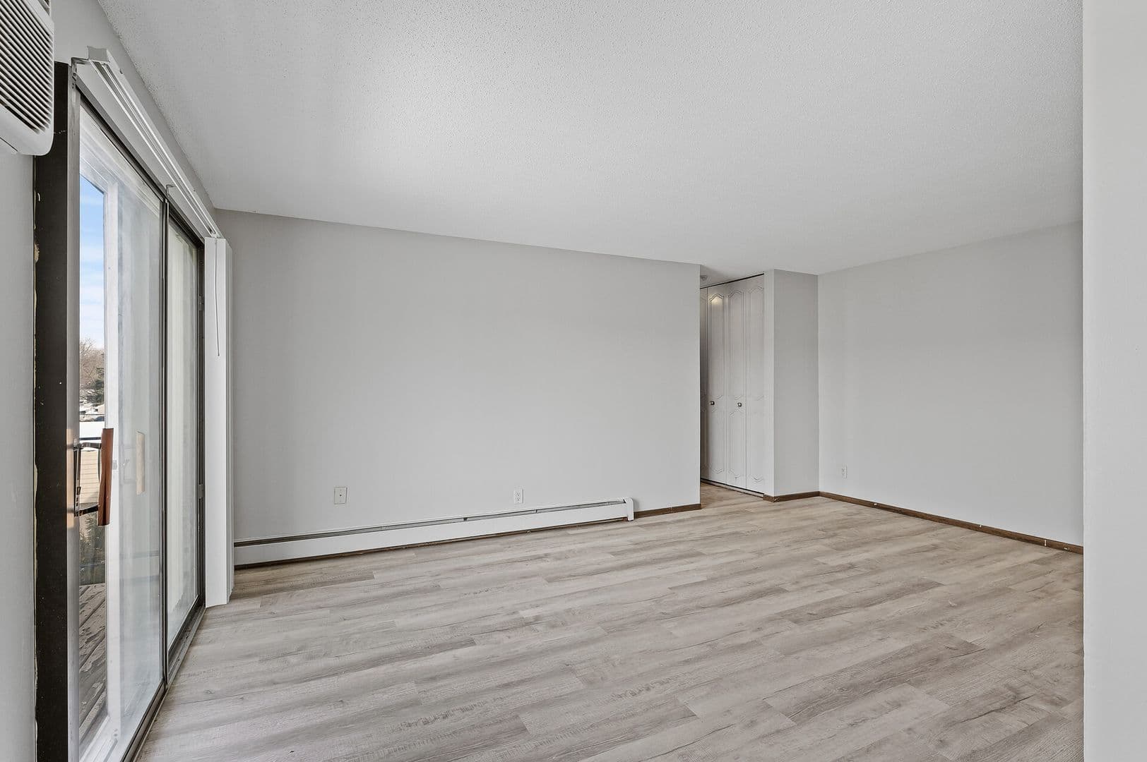 Brooklyn Park Apartment: 6281-6289 Louisiana Avenue North
