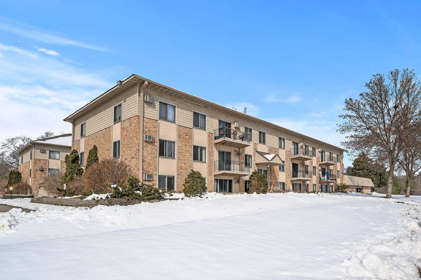 Brooklyn Park Apartment: 6281-6289 Louisiana Avenue North