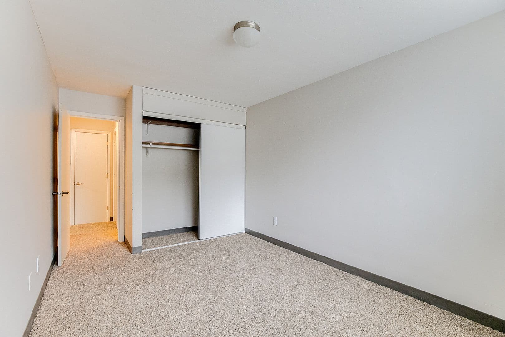 Minneapolis Apartment: 3105 22nd Ave South